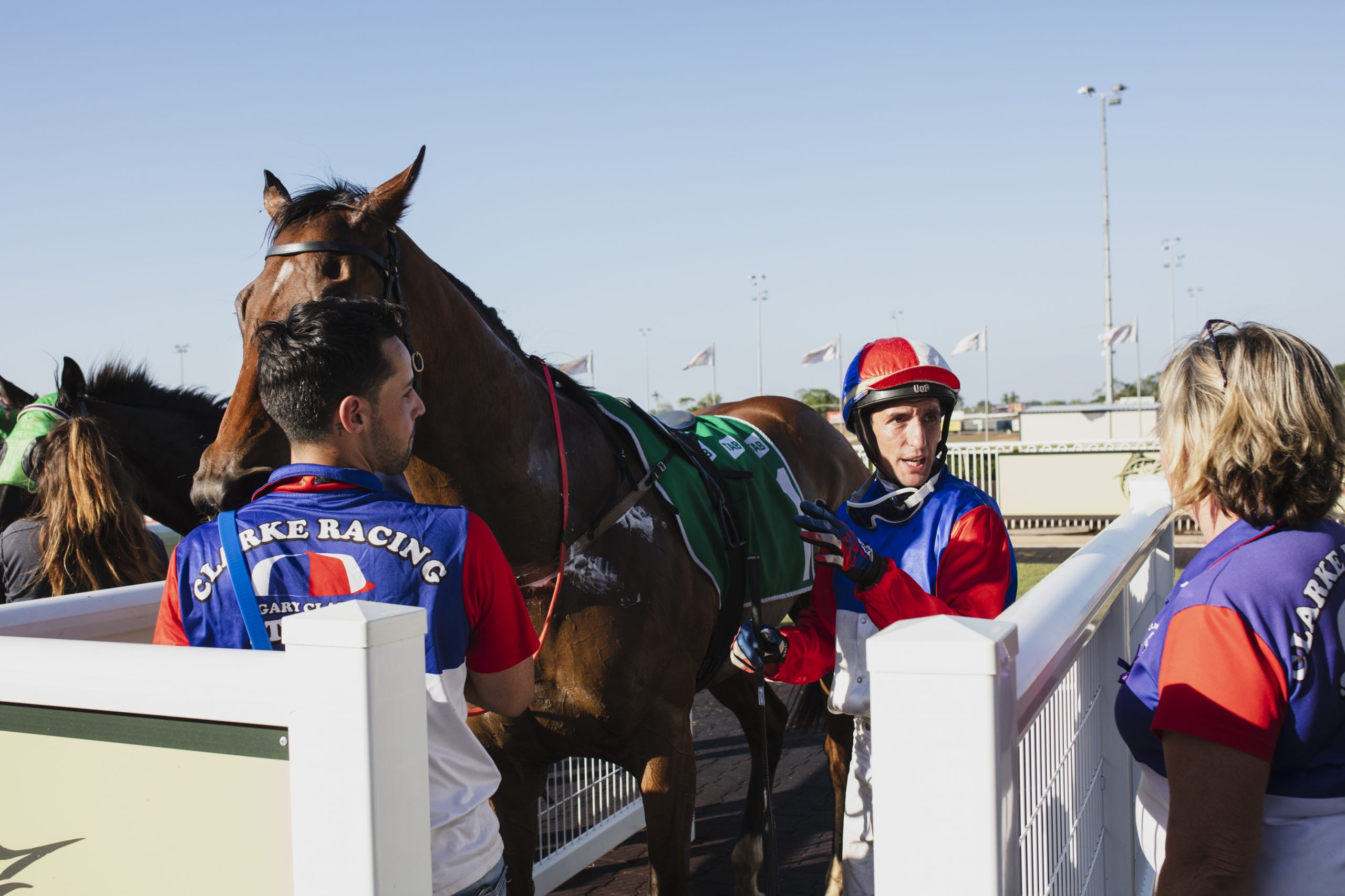 Autocratic owns Fannie Bay straight for Gary Clarke » Darwin Turf Club